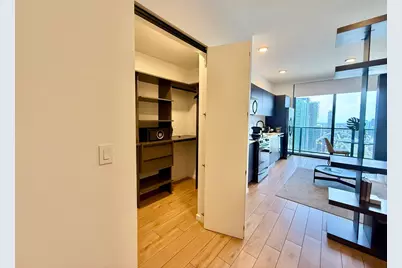 398 NE 5th Street #3907, Miami, FL 33132 - Photo 9