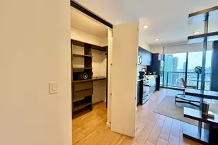 398 NE 5th St, Miami, FL 33132 - Photo 9