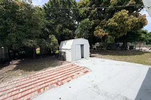 2033 Longwood Rd, West Palm Beach, FL 33409 - Photo 9