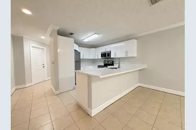 945 Imperial Lake Road, West Palm Beach, FL 33413 - Photo 9