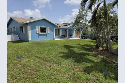 8111 NW 100th Terrace NW, Tamarac, FL 33321 - Photo 5