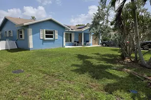 8111 NW 100th Terrace NW, Tamarac, FL 33321 - Photo 5