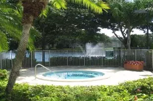 601 Cypress Lake Blvd, Deerfield Beach, FL 33064 - Photo 5