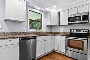 2374 SE Marseille St, Port Saint Lucie, FL 34952 - Photo 9