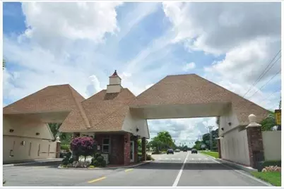 4030 Hythe B #4030, Boca Raton, FL 33434 - Photo 3