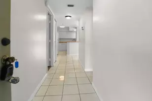 2112 S Cypress Bend Dr, Pompano Beach, FL 33069 - Photo 23