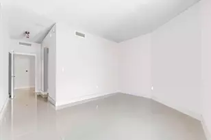 1900 N Bayshore Dr, Miami, FL 33132 - Photo 17