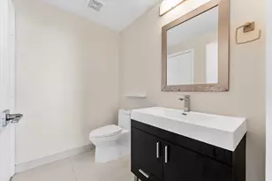 1900 N Bayshore Dr, Miami, FL 33132 - Photo 21