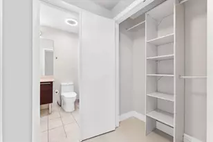 1900 N Bayshore Dr, Miami, FL 33132 - Photo 19