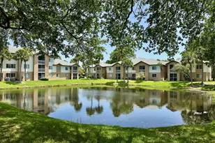 9877 Westview Dr, Coral Springs, FL 33076 - Photo 3
