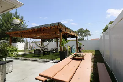 9410 NW 81st Court, Tamarac, FL 33321 - Photo 11