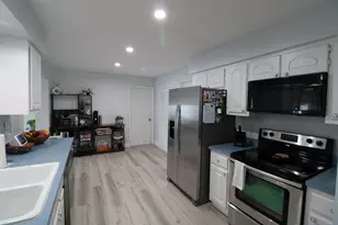 9410 NW 81st Ct, Tamarac, FL 33321 - Photo 13