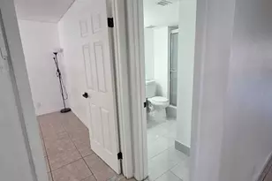 390 Racquet Club Rd, Weston, FL 33326 - Photo 27