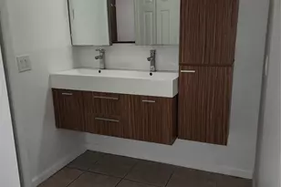 390 Racquet Club Rd, Weston, FL 33326 - Photo 7