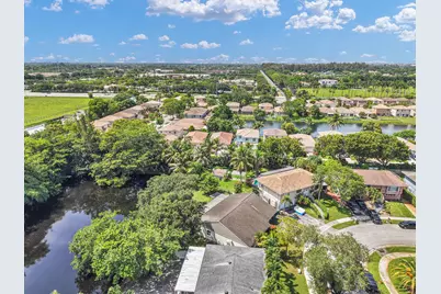 3930 NW 79th Way, Davie, FL 33024 - Photo 7