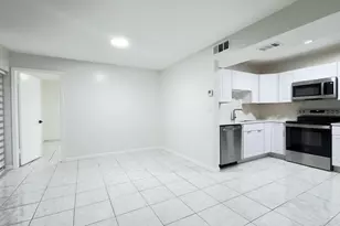 20015 NE 3rd Ct, Miami, FL 33179 - Photo 5