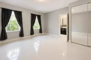 436 Capistrano Dr, Palm Beach Gardens, FL 33410 - Photo 11