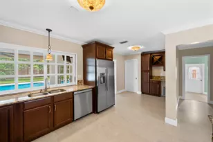 5720 SW 7th St, Plantation, FL 33317 - Photo 11