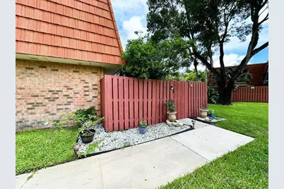 1545 Augusta Circle #105, Delray Beach, FL 33445 - Photo 5