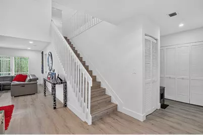 10401 Lake Vista Circle, Boca Raton, FL 33498 - Photo 9