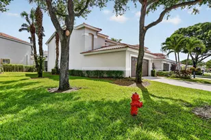 10401 Lake Vista Cir, Boca Raton, FL 33498 - Photo 3