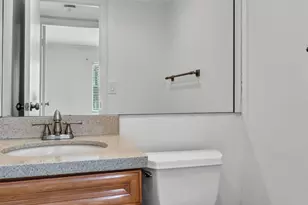 13 Jacaranda Dr, Plantation, FL 33324 - Photo 17