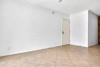 13 Jacaranda Drive #214, Plantation, FL 33324 - Photo 9