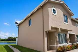 180 Riviera Cir, Weston, FL 33326 - Photo 1