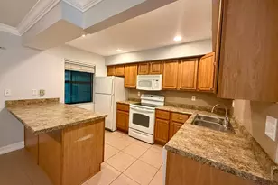 814 Sandtree Dr, Palm Beach Gardens, FL 33403 - Photo 3