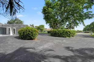 5707 White Hickory Cir, Tamarac, FL 33319 - Photo 39