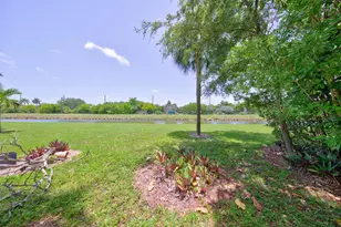 8101 N Sunrise Lakes Dr N, Sunrise, FL 33322 - Photo 35