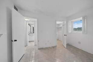 8101 N Sunrise Lakes Dr N, Sunrise, FL 33322 - Photo 15
