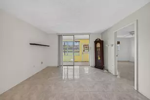 8101 N Sunrise Lakes Dr N, Sunrise, FL 33322 - Photo 19