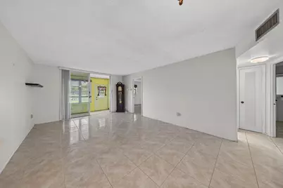 8101 N Sunrise Lakes Drive N #112, Sunrise, FL 33322 - Photo 19