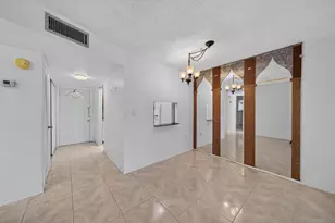 8101 N Sunrise Lakes Dr N, Sunrise, FL 33322 - Photo 25
