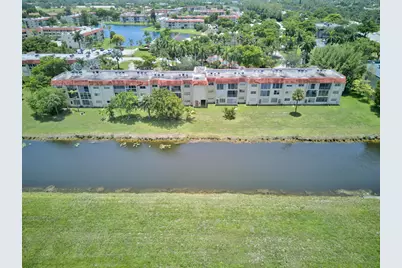 8101 N Sunrise Lakes Drive N #112, Sunrise, FL 33322 - Photo 3