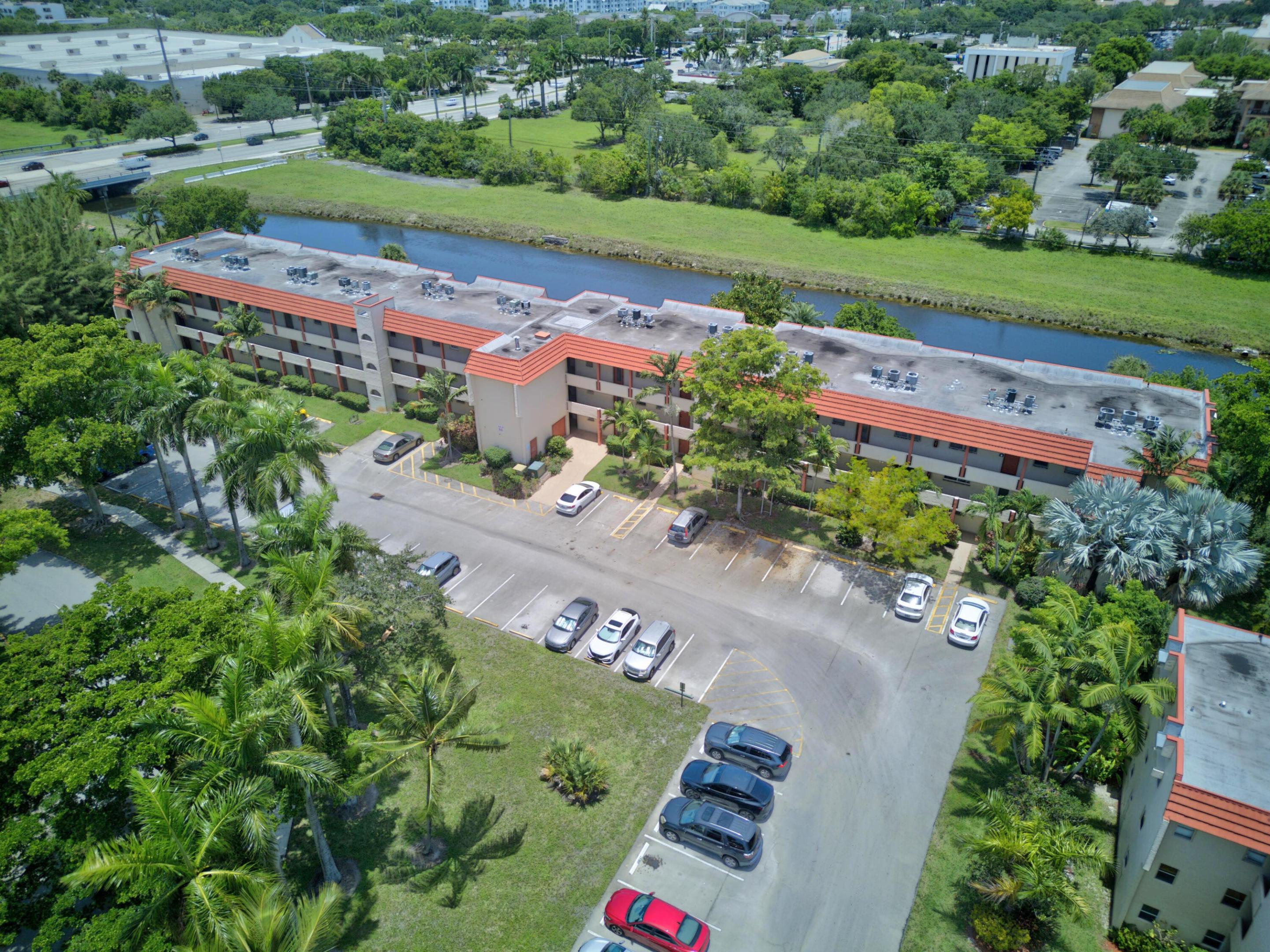 8101 N Sunrise Lakes Dr N #112 - 8101 N Sunrise Lakes Dr N #112, Sunrise, FL 33322 Luxury Property | Jose Angel Pina