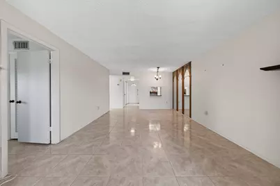 8101 N Sunrise Lakes Drive N #112, Sunrise, FL 33322 - Photo 23