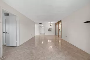 8101 N Sunrise Lakes Dr N, Sunrise, FL 33322 - Photo 23