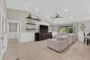 20250 NW 5th St, Pembroke Pines, FL 33029 - Photo 9