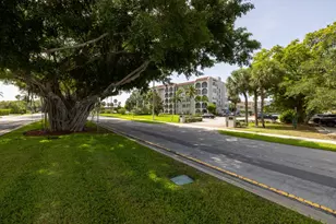 250 NE 20th St, Boca Raton, FL 33431 - Photo 33