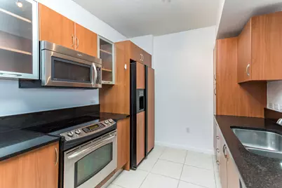 18800 NE 29th Avenue #923, Miami, FL 33180 - Photo 7