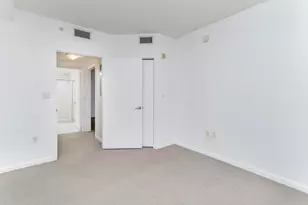18800 NE 29th Ave, Miami, FL 33180 - Photo 17