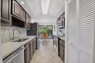 6800 Willow Wood Dr, Boca Raton, FL 33434 - Photo 13