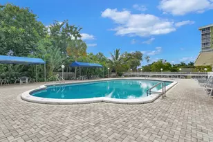 4400 Hillcrest Dr, Hollywood, FL 33021 - Photo 35
