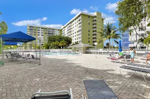 4400 Hillcrest Dr, Hollywood, FL 33021 - Photo 37