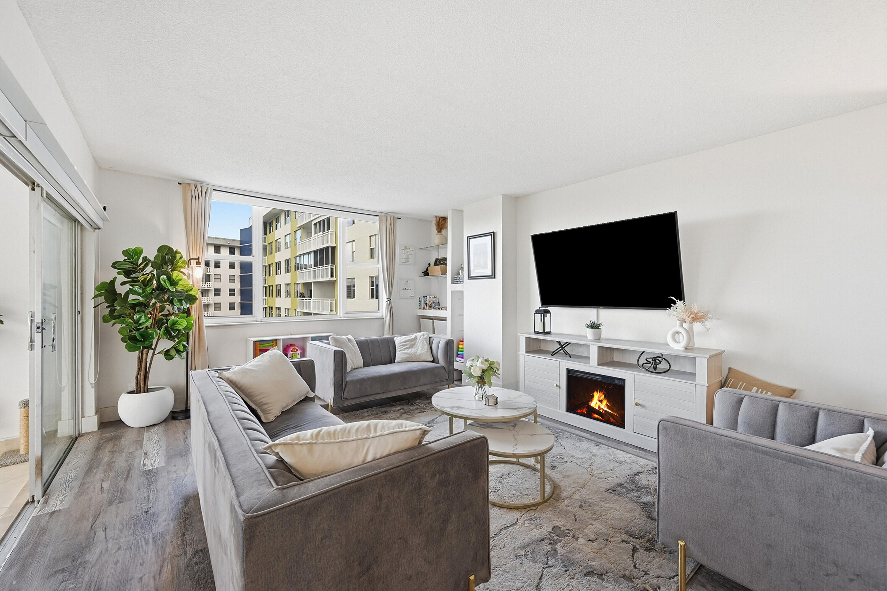 4400 Hillcrest Dr #719c main architectural view