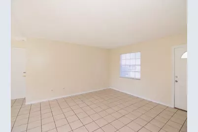 1190 SE Puritan Lane, Port Saint Lucie, FL 34983 - Photo 9