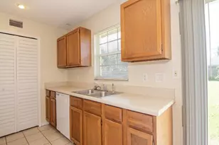 1190 SE Puritan Ln, Port Saint Lucie, FL 34983 - Photo 5