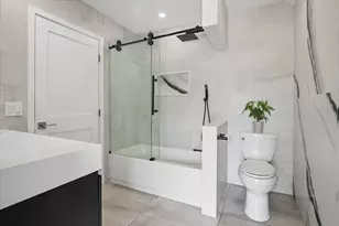 4601 W Hawthorne Cir, Hollywood, FL 33021 - Photo 21